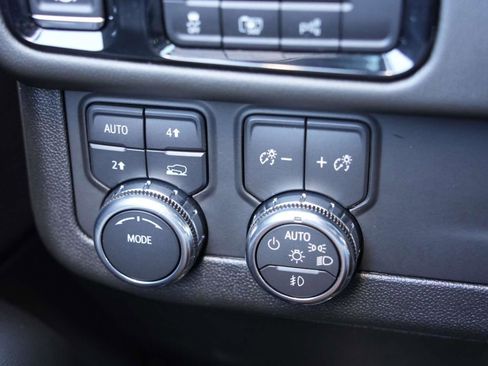 Used 2025 GMC Yukon Elevation image 15