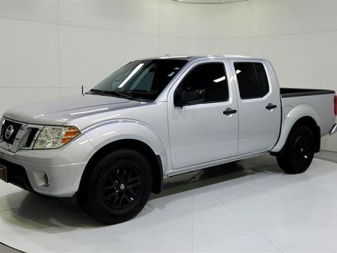 Used 2014 Nissan Frontier SV RWD image 3