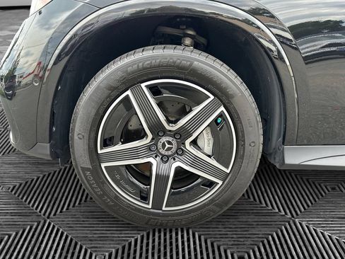Used 2025 Mercedes-Benz GLC 300 4MATIC image 14