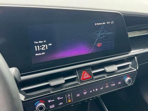Certified 2023 Kia Niro EX image 19