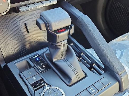 New 2025 Toyota Tacoma TRD Off-Road image 18