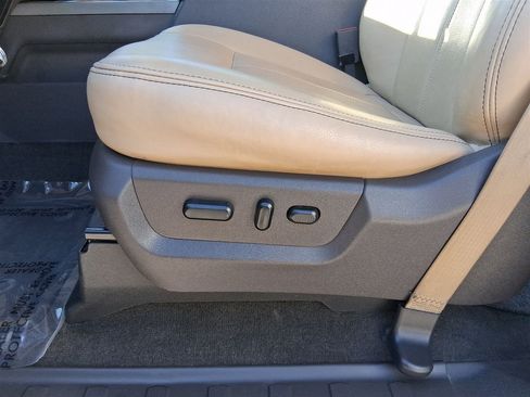 Used 2012 Ford F250 Lariat w/ Lariat Interior Pkg image 22