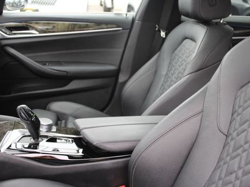 Used 2021 BMW 530e w/ Parking Assistance Package RWD image 31