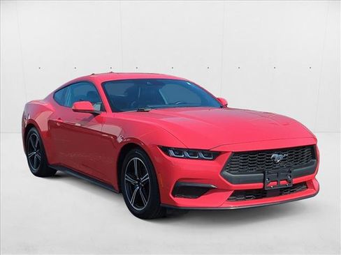 Used 2024 Ford Mustang Premium image 3