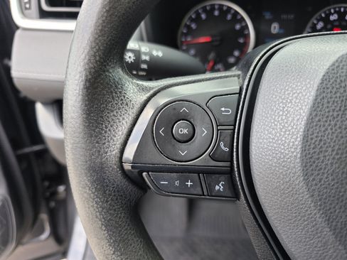 Used 2021 Toyota RAV4 LE AWD/4WD image 19