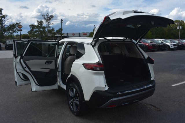 Used 2023 Nissan Rogue SL FWD image 16
