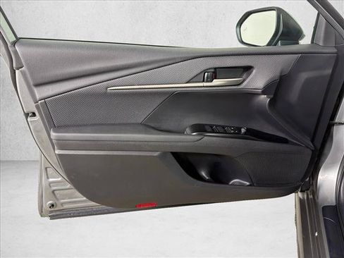 Used 2025 Toyota Camry SE FWD image 10