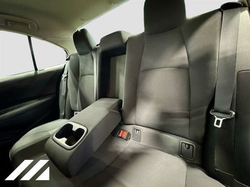 Used 2021 Toyota Corolla LE FWD image 23
