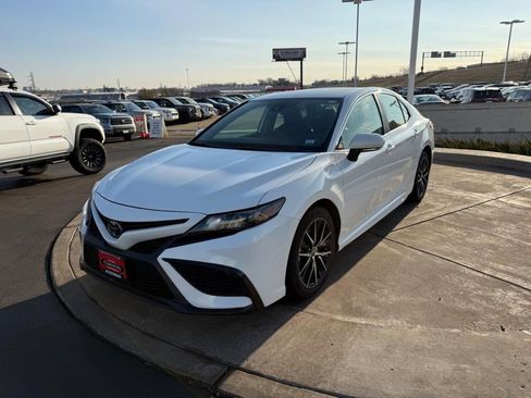 Certified 2024 Toyota Camry SE image 11