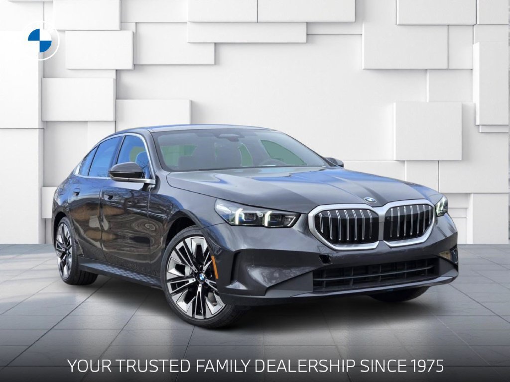 Certified 2026 BMW 530i xDrive AWD/4WD image 1