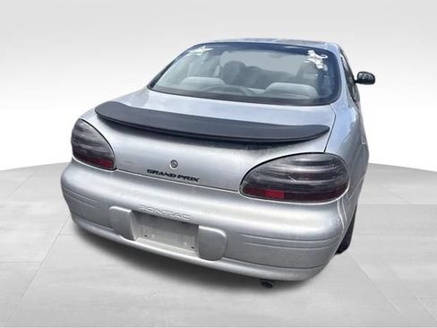 Used 2003 Pontiac Grand Prix SE FWD image 12