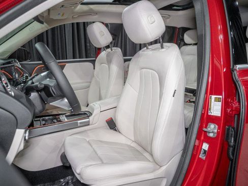 New 2026 Mercedes-Benz GLB 250 4MATIC image 11