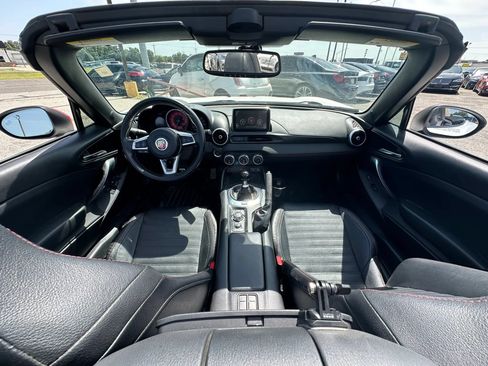 Used 2020 FIAT 124 Spider Abarth w/ Convenience Group RWD image 17