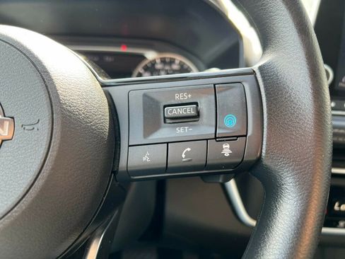 Used 2023 Nissan Rogue SV image 20