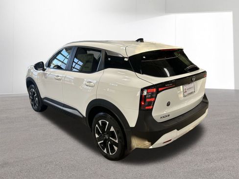 New 2026 Nissan Kicks SV w/ SV Premium Package AWD/4WD image 36