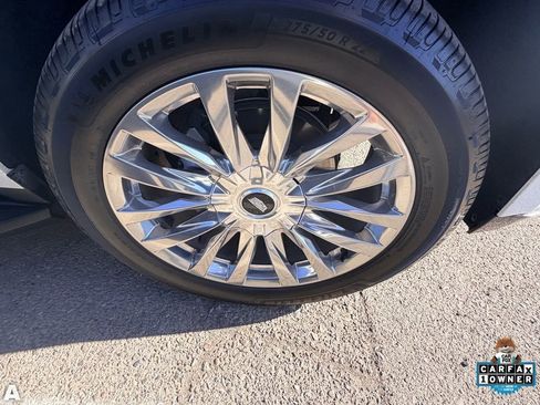Used 2021 Cadillac Escalade Premium Luxury w/ LPO, Illumination Package AWD/4WD image 6