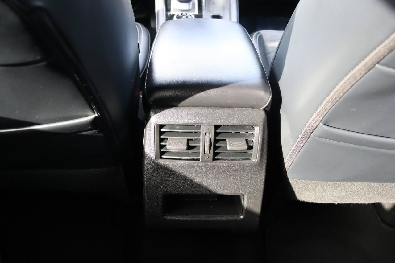 Used 2024 Mitsubishi Outlander AWD image 22