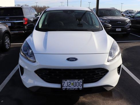 Used 2022 Ford Escape SE w/ SE Sport Appearance Package image 2