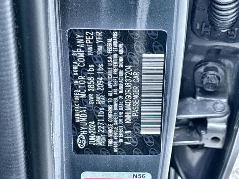 Used 2024 Hyundai Elantra SEL FWD image 29