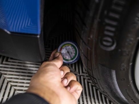 Used 2021 Porsche Taycan 4S w/ Premium Package image 41