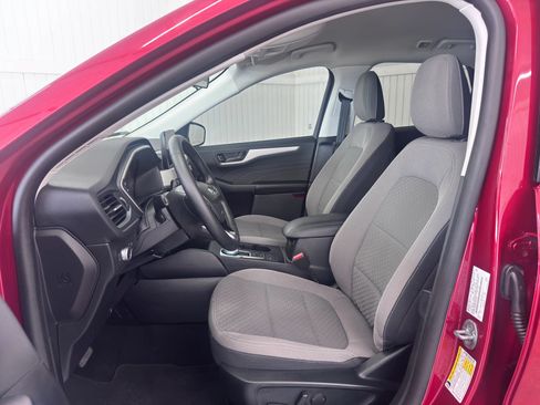 Used 2022 Ford Escape SE w/ SE Sport Appearance Package FWD image 9