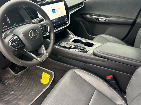 Used 2024 Lexus RZ 300e Premium image 7