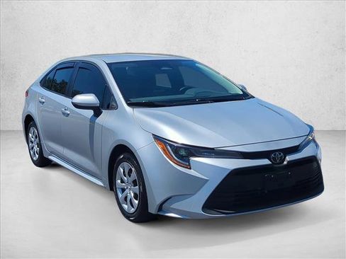 Certified 2025 Toyota Corolla LE w/ Convenience Package FWD image 3
