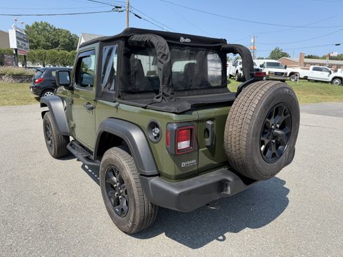 Used 2021 Jeep Wrangler Sport AWD/4WD image 3