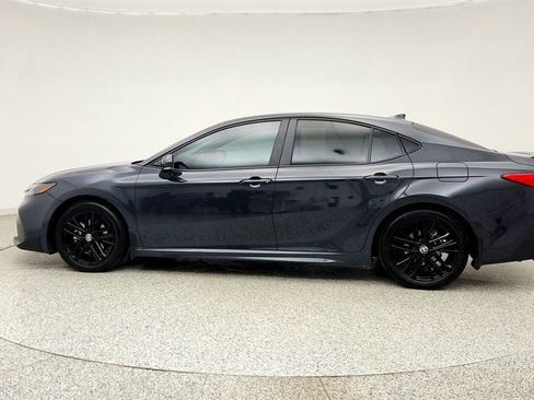 Used 2025 Toyota Camry SE FWD image 8