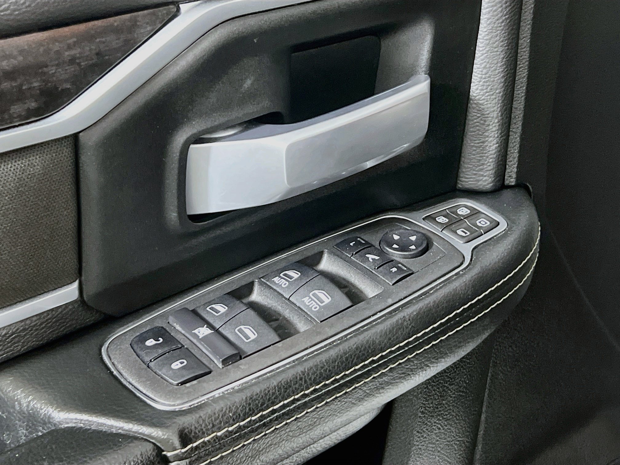 Used 2024 RAM 2500 Big Horn w/ Sport Appearance Package AWD/4WD image 16
