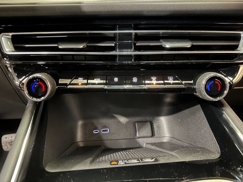 New 2026 Chevrolet Traverse LT AWD/4WD image 13