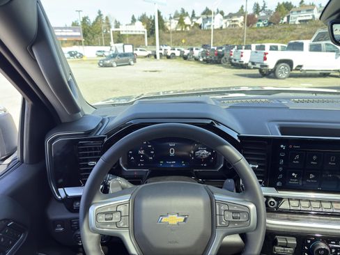 New 2026 Chevrolet Silverado 1500 LTZ w/ LTZ Premium Package AWD/4WD image 13