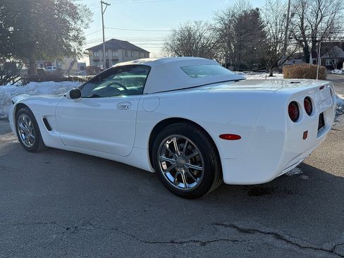 Used 2004 Chevrolet Corvette Convertible w/ Preferred Equipment Group image 14