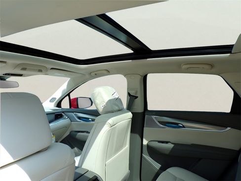 New 2025 Cadillac XT5 Premium Luxury image 8