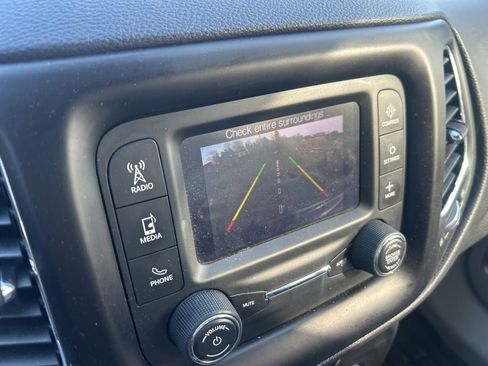 Used 2018 Jeep Compass Latitude image 12