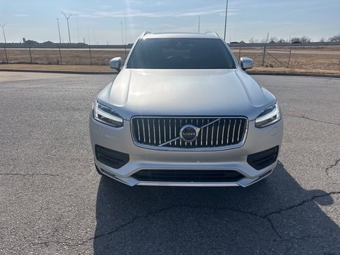 Used 2021 Volvo XC90 T6 Momentum w/ Climate Package image 5