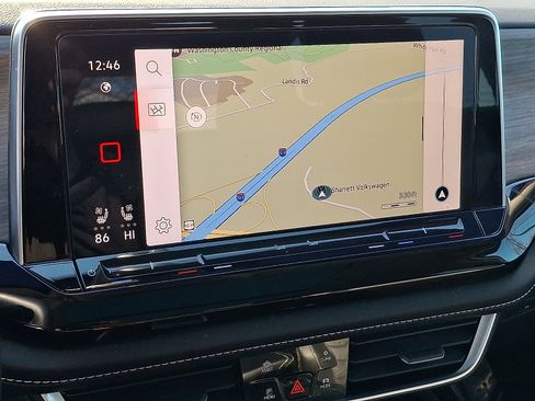 Used 2024 Volkswagen Atlas SEL image 18