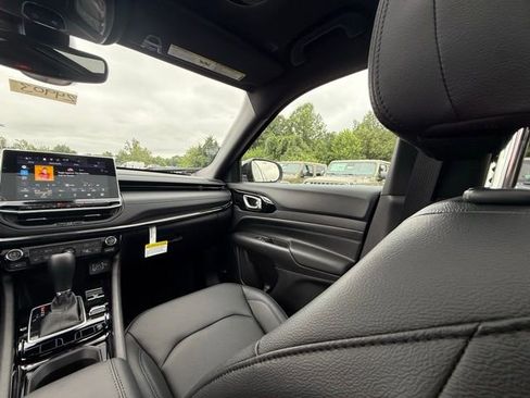 New 2025 Jeep Compass Limited w/ Sun & Sound Group image 23