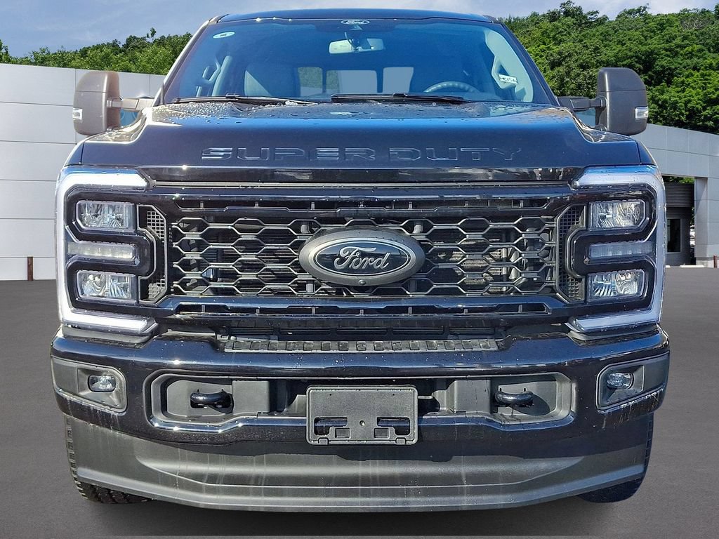 Used 2025 Ford F250 XLT w/ Black Appearance Package AWD/4WD image 2