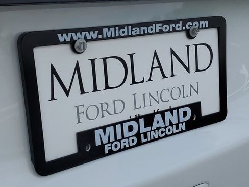 Used 2024 Chrysler Pacifica Touring-L FWD image 6