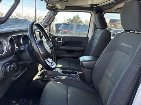 Certified 2019 Jeep Wrangler Unlimited Sahara AWD/4WD image 13