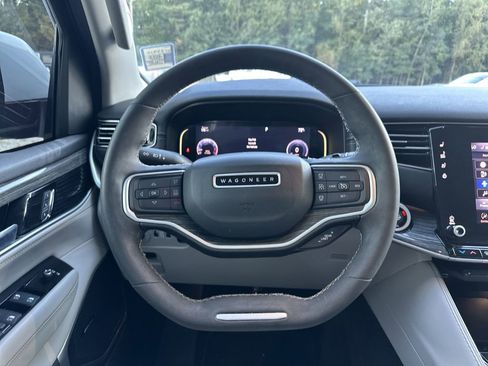 Used 2022 Jeep Wagoneer Series II image 25