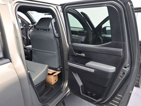 Used 2024 Toyota Tacoma Trailhunter image 31