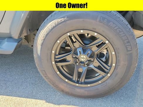 Used 2023 Jeep Wrangler Sport AWD/4WD image 7
