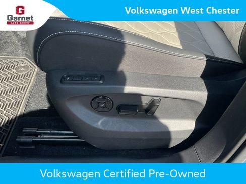 Certified 2025 Volkswagen Tiguan SEL R-Line AWD/4WD image 36