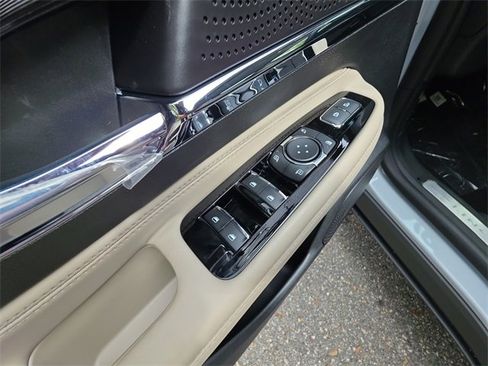 New 2026 Lincoln Corsair Premiere image 13