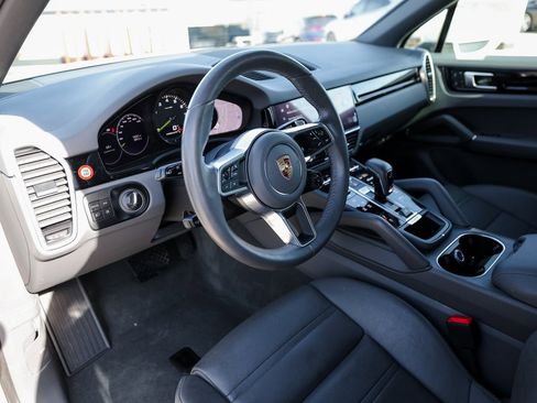 Certified 2022 Porsche Cayenne E-Hybrid image 4