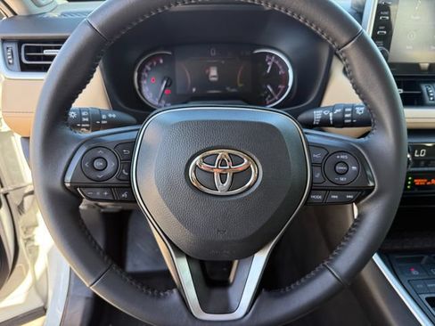 Used 2022 Toyota RAV4 Limited FWD image 15