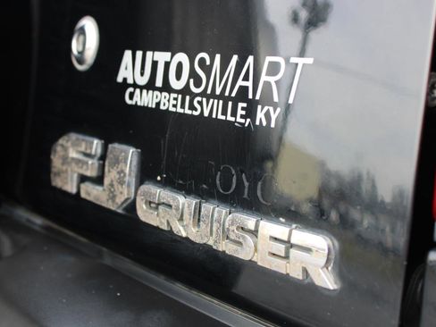 Used 2011 Toyota FJ Cruiser 4WD w/ Upgrade Pkg image 7