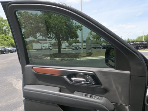 Used 2025 GMC Yukon Denali w/ Sun & Power Step Package RWD image 27